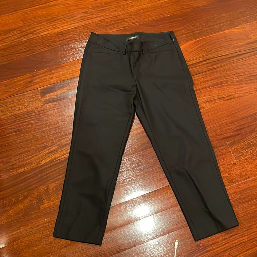 White House black market Capri pants